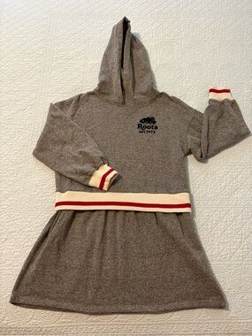 Roots Cabin hooded dress. Size girls large.